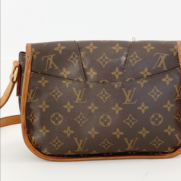 Louis Vuitton Monogram Menilmontant PM Bag - Picture 7 of 9